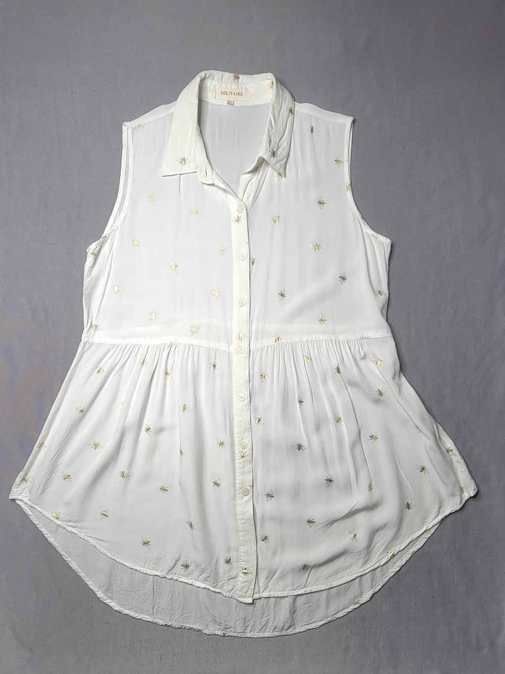 Solitaire Womens  Sleeveless White blouse  Button Down Embroidered Gold Bees  M